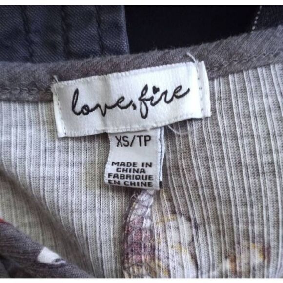 LOVE, FIRE GRAY AND PINK FLORAL DRESS SZ.XS EUC. - Picture 5 of 6